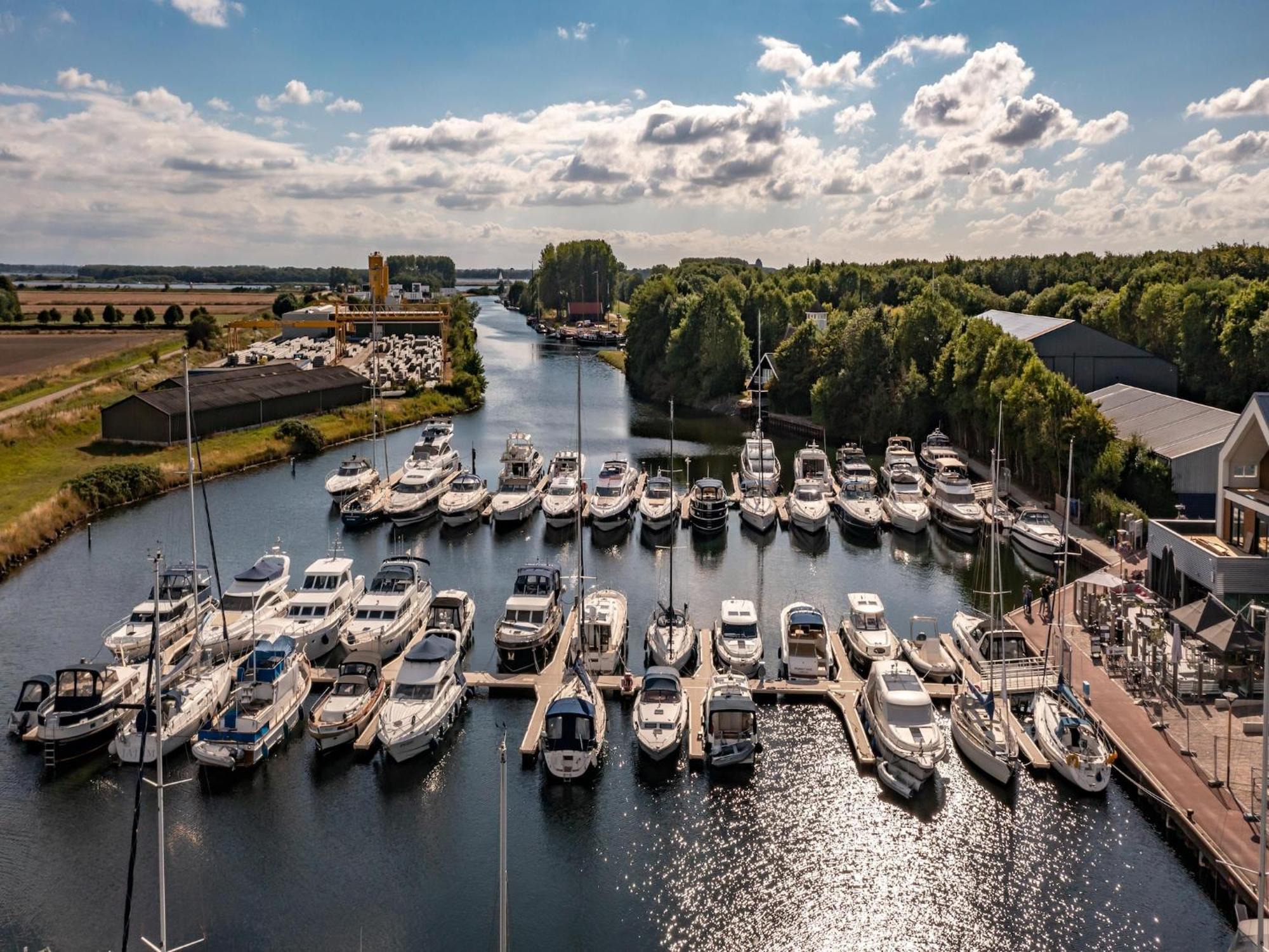 Luxury Apartment In R Sidence Marina Kamperland Pet Friendly Екстериор снимка